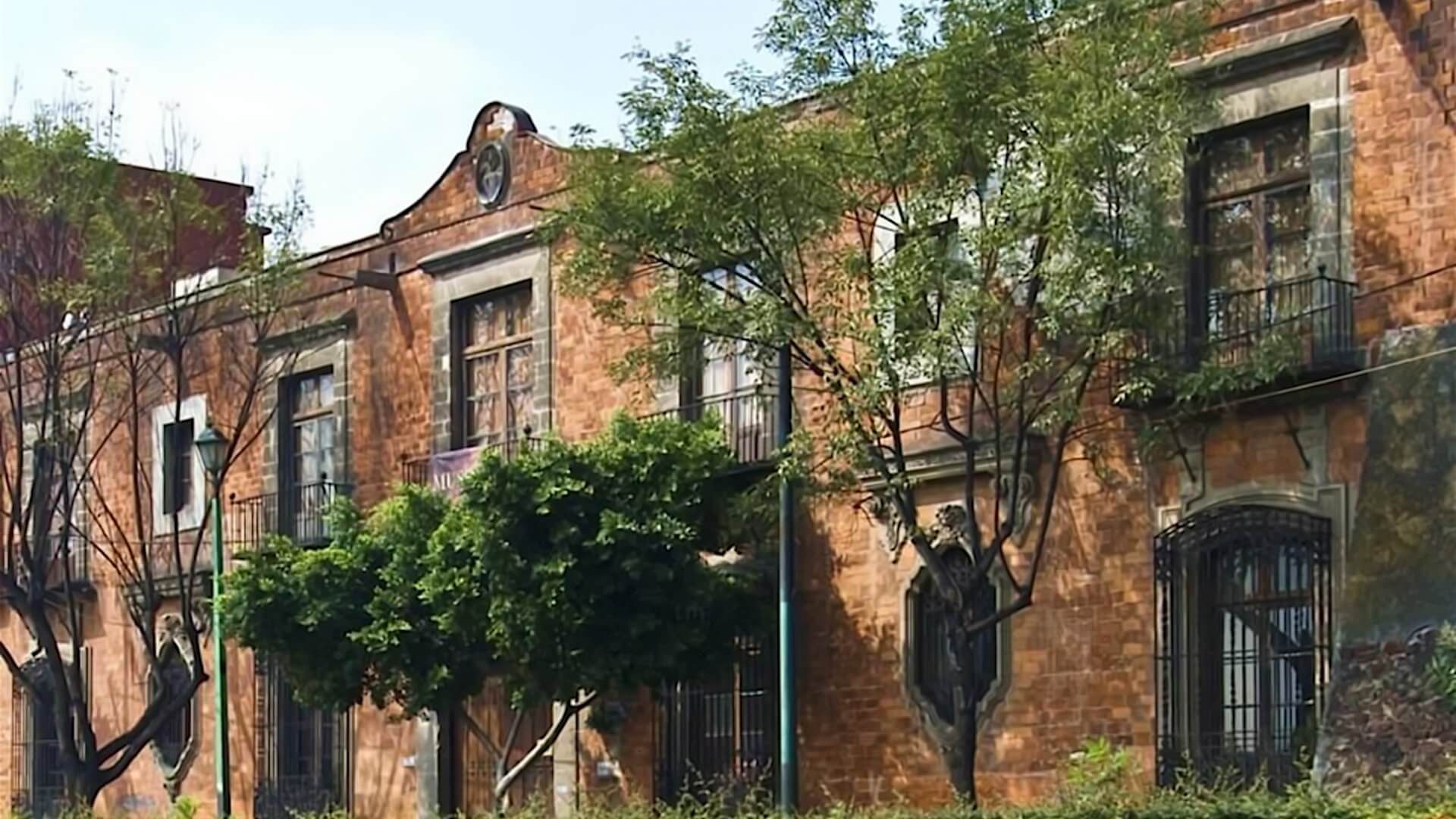 Casa De La Bola